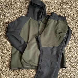 Nike tech fleece
